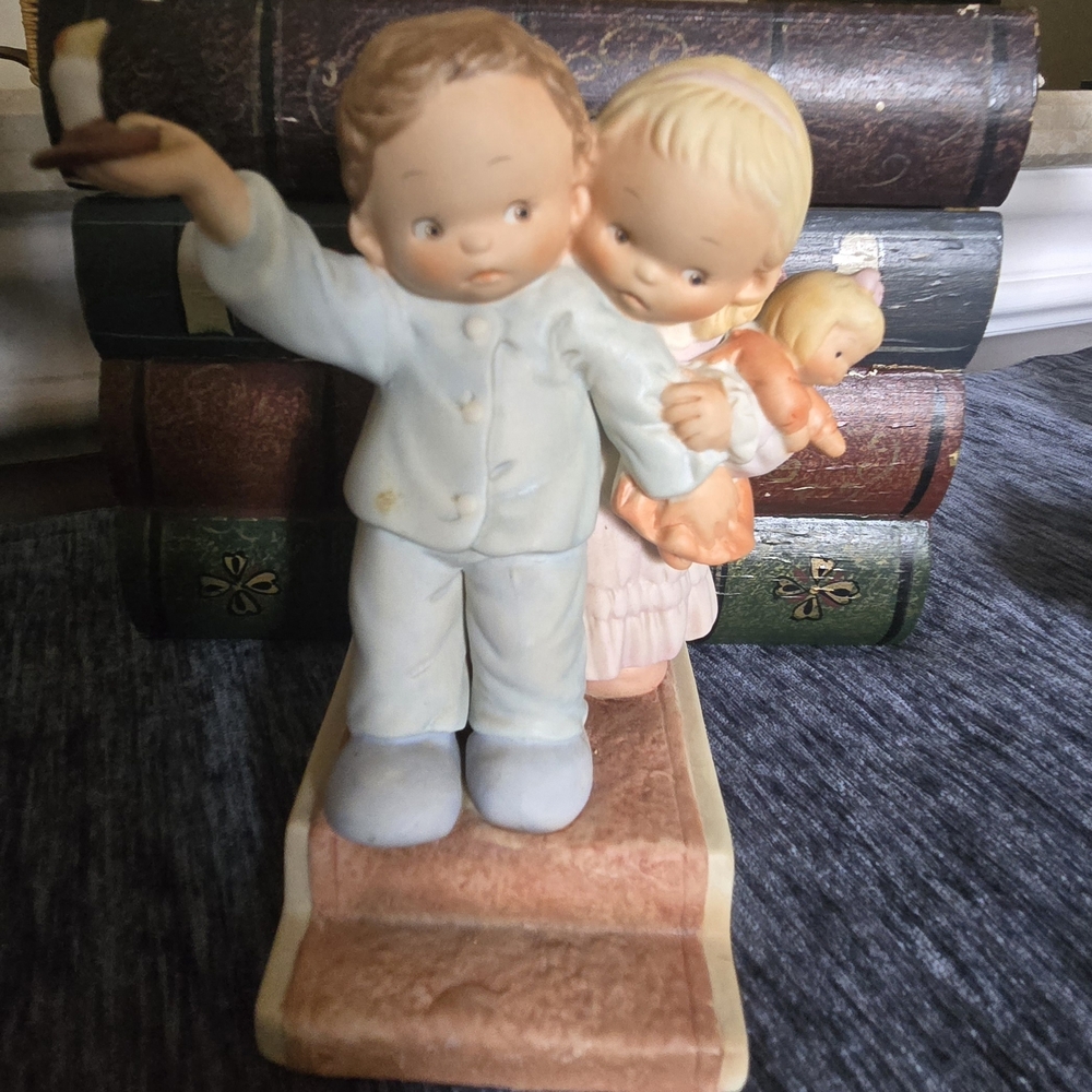 Christmas Figurine Enesco 1988 Lucie Attwell Ltd "IS IT REALLY SANTA" 